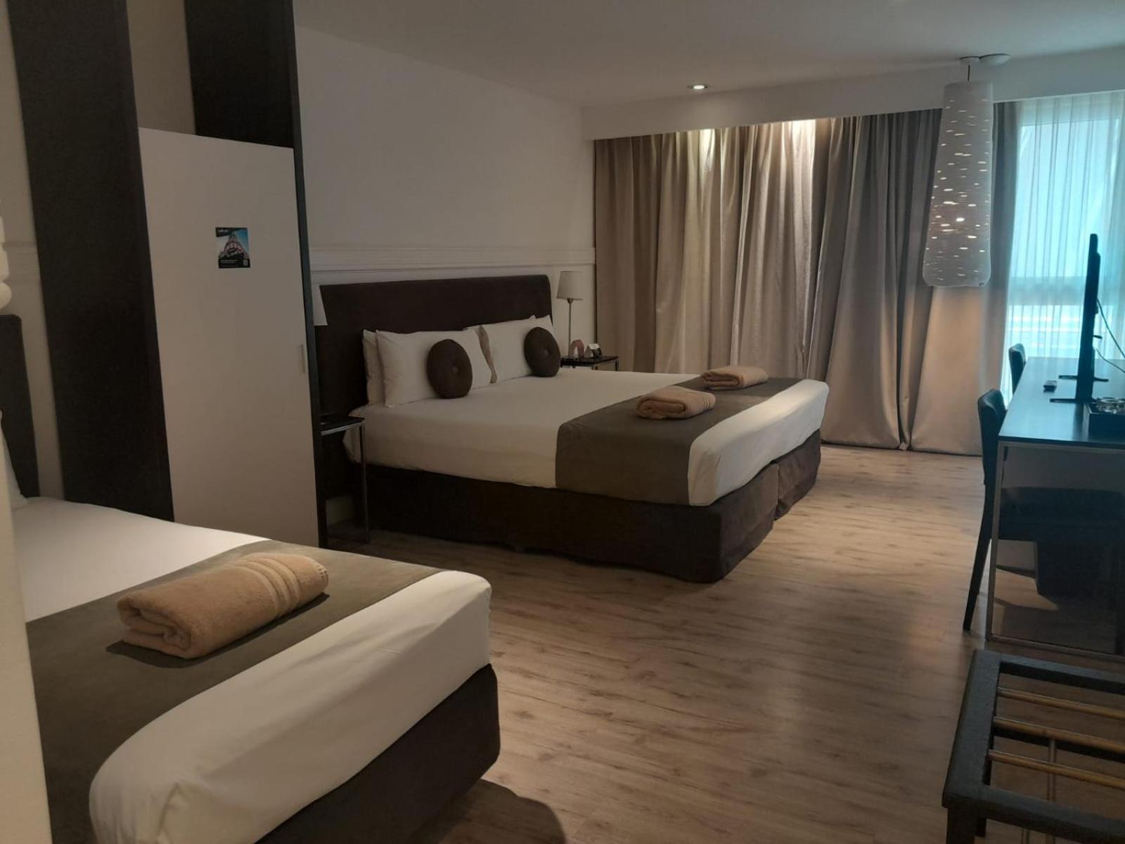 Hotel Esplendor By Wyndham Savoy Rosario Extérieur photo